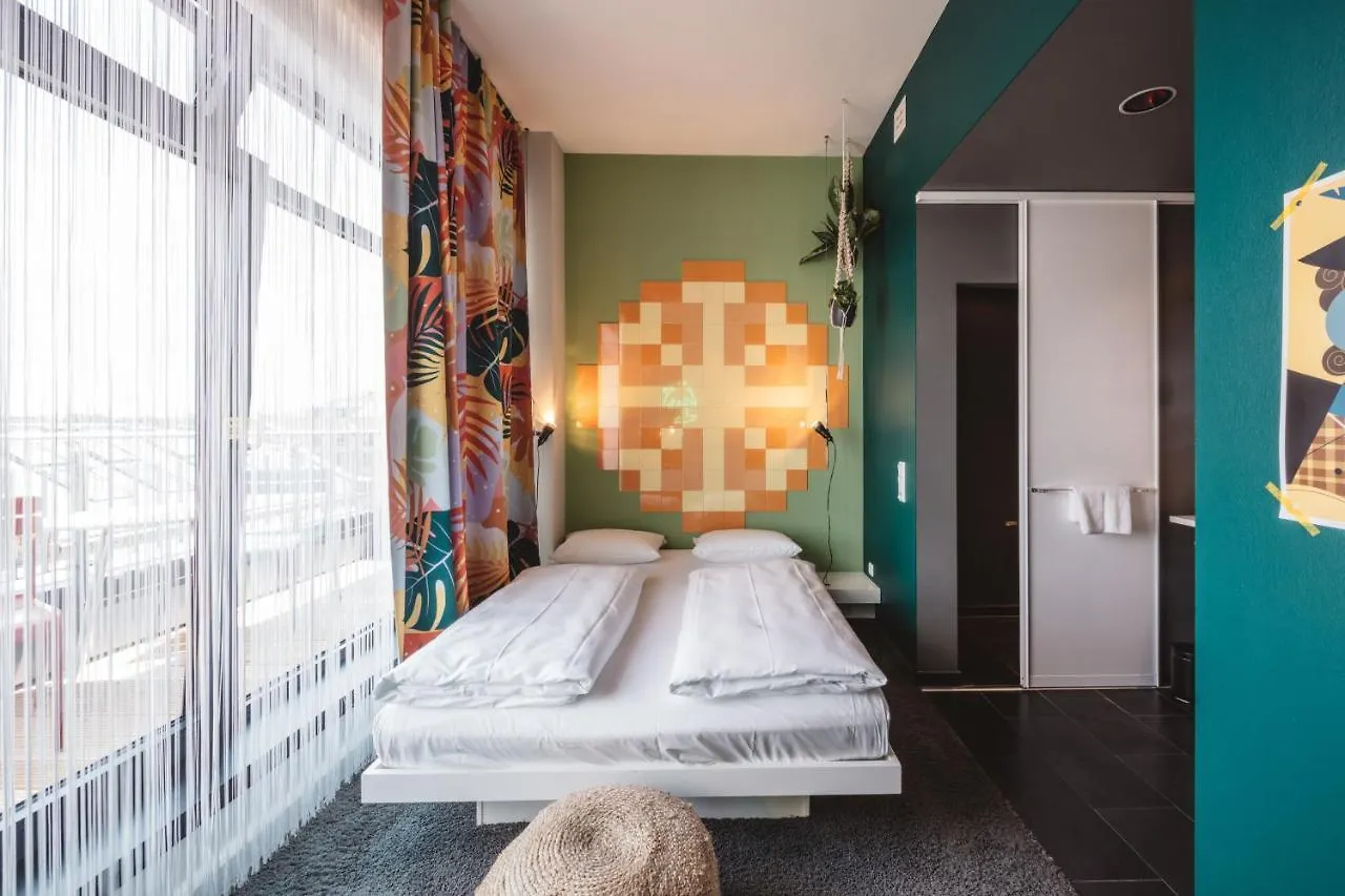*** Hotell Superbude Hamburg Altona Tyskland